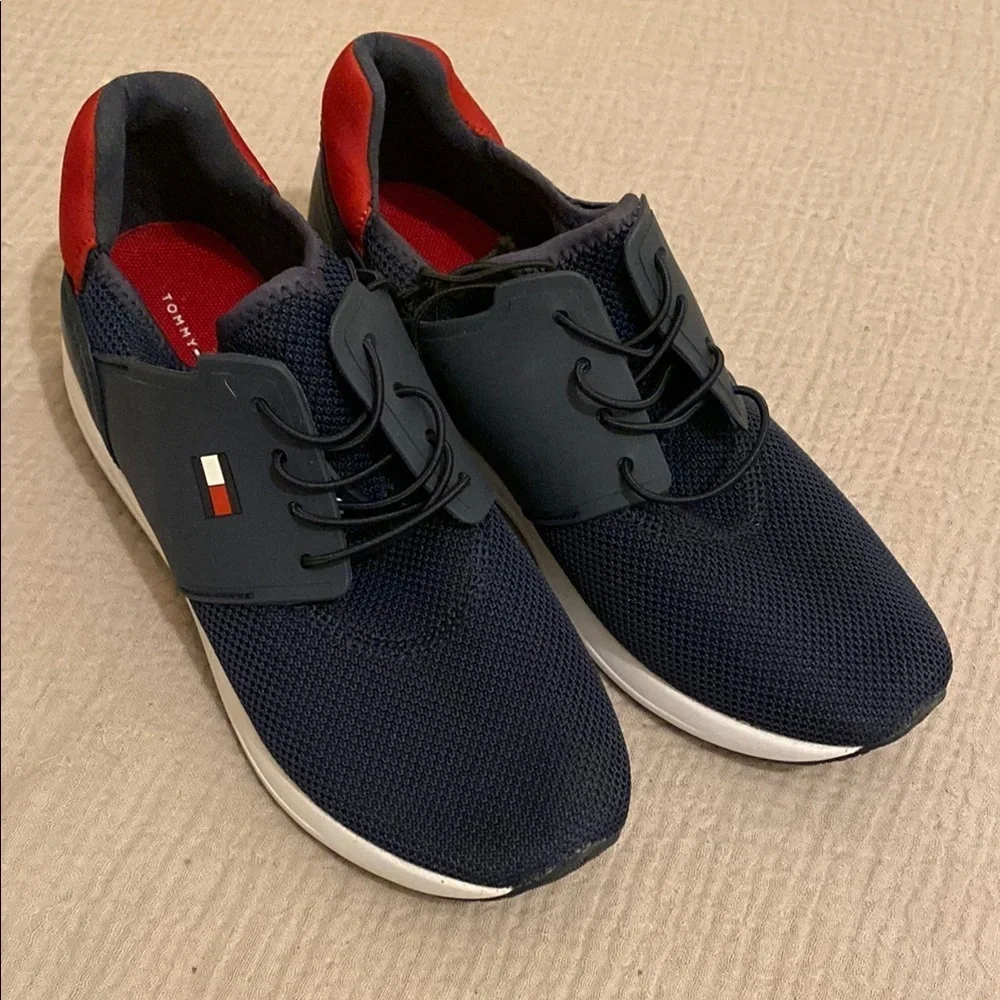 Tommy Hilfiger Navy and Red Sneakers. Size 8 . New. - Picture 2 of 10